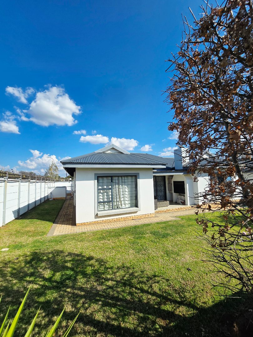Commercial Property for Sale in Wilkoppies North West